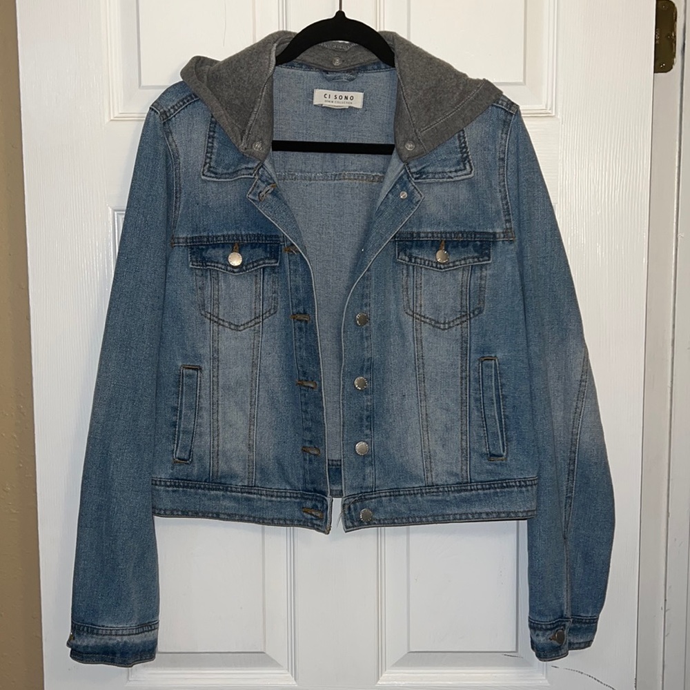 NWOT Jean Jacket with detachable hood